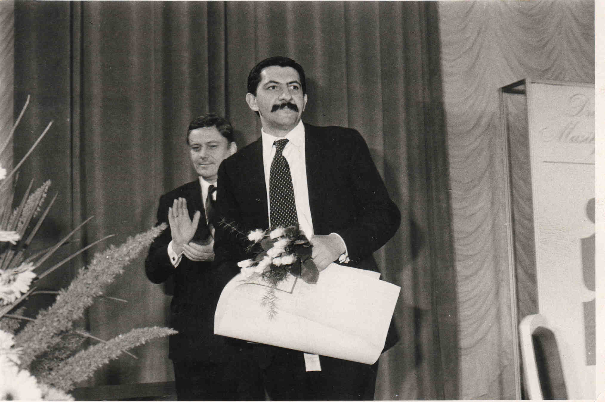 Dresden, 26.05.1989, Saal des Blockhauses Dresden, Carl Maria von Webber Wettbeverb, Gheorghi Arnaoudov and and The Mayor of Dresden Wolfgang Berghofer